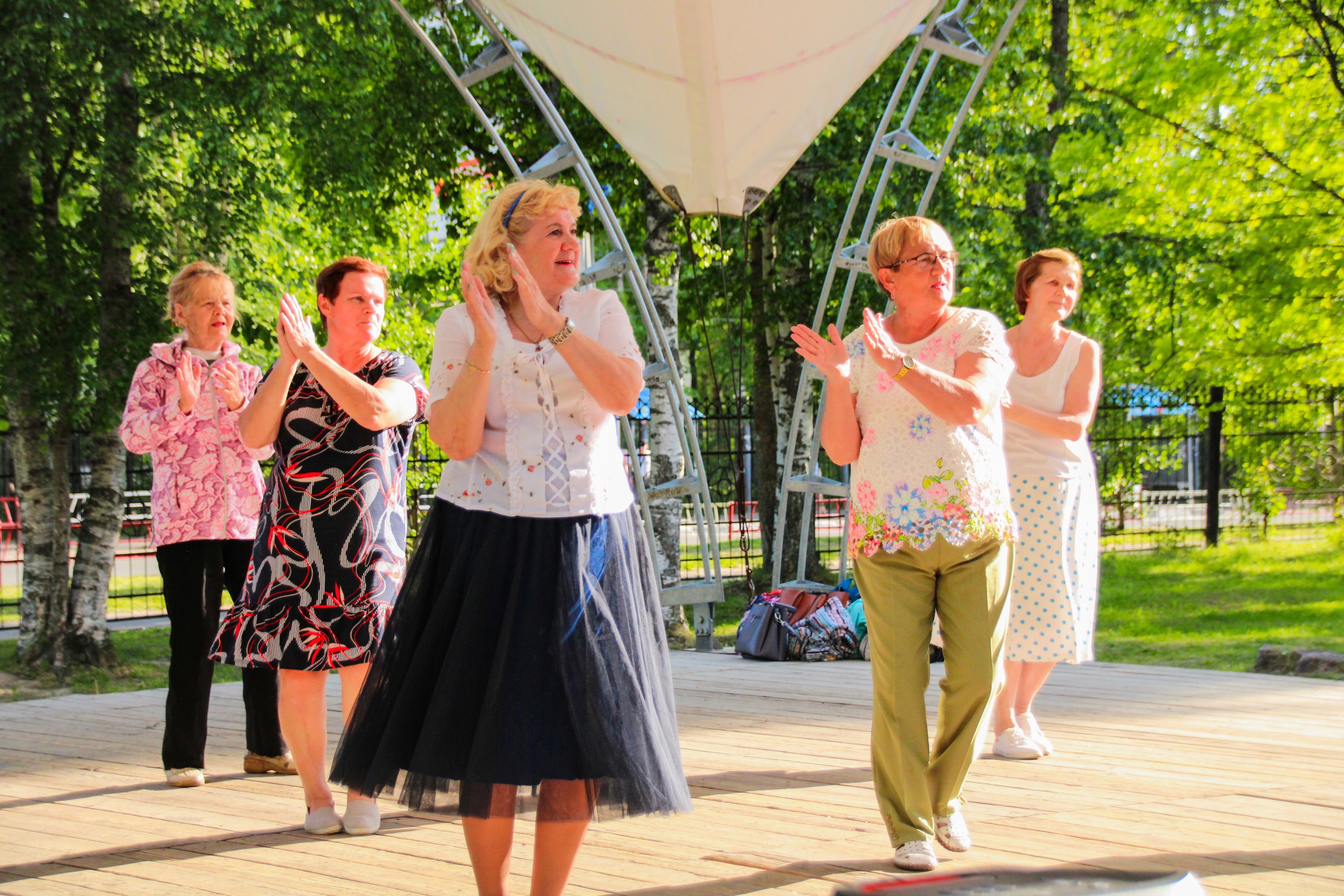 Вчера в солнечный и тёплый день прошло такое же прекрасное мероприятие — «Танцующий Новодвинск»!
