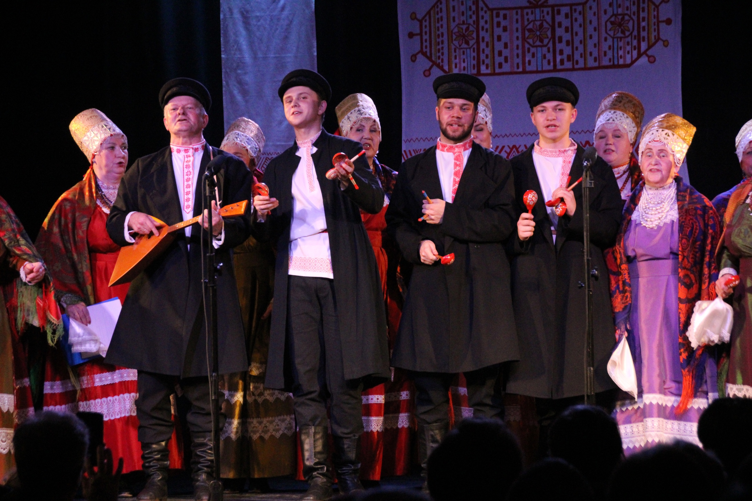 В этот четверг к нам в гости приезжал Заслуженный коллектив народного творчества — Лешуконский народный хор!