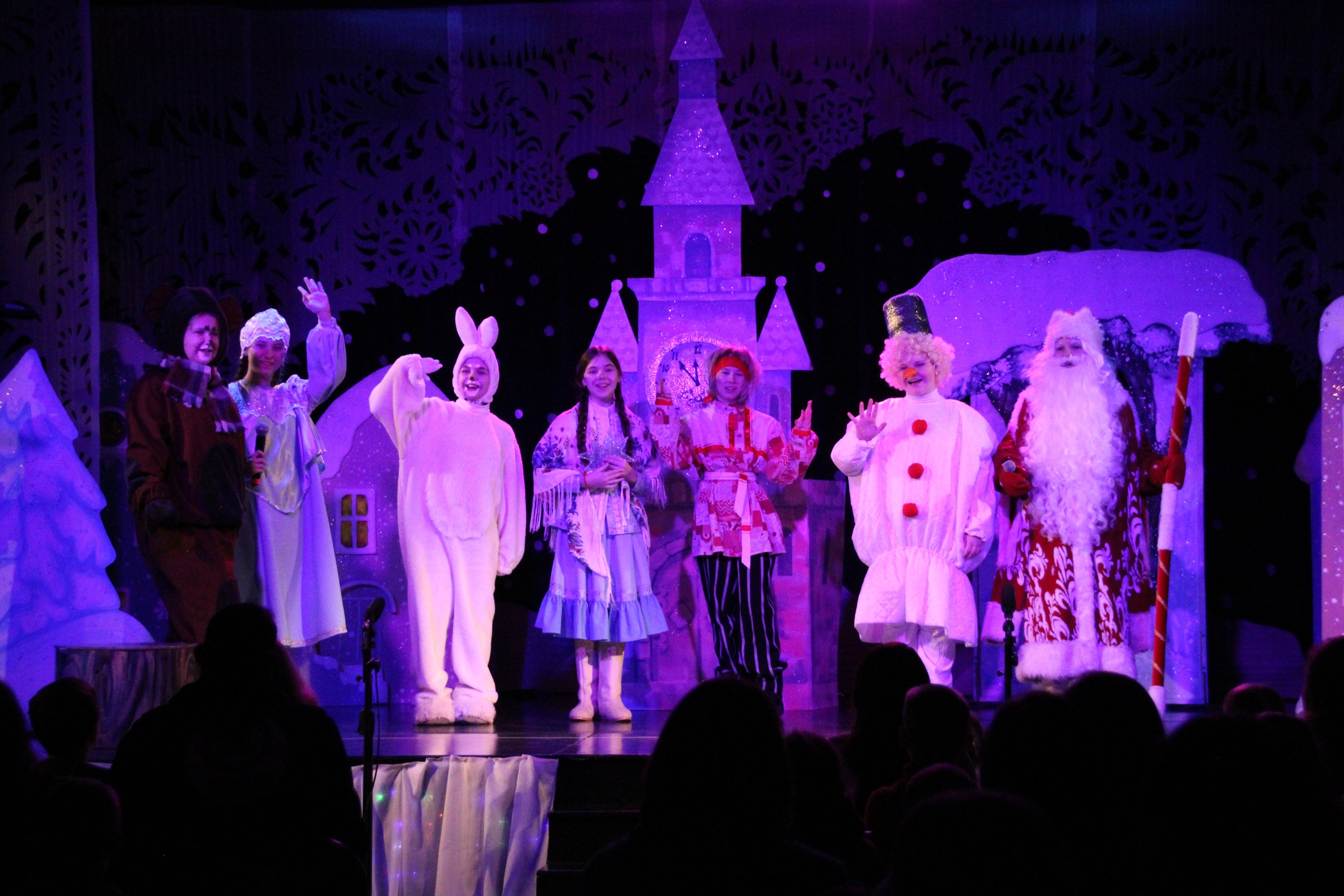 Сегодня театральная студия «Лукоморье» показала спектакль «Снежная фантазия»!