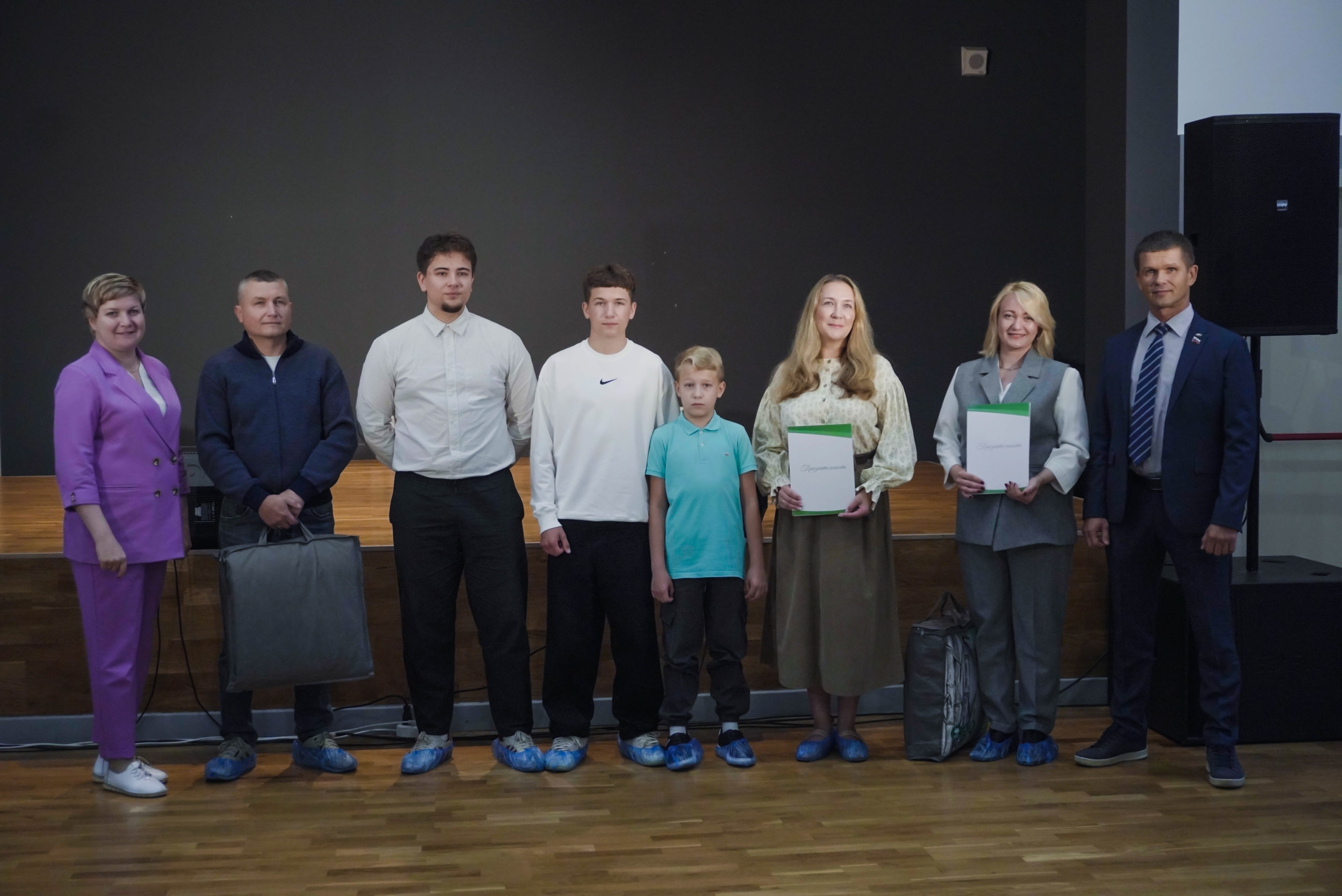 Вчера в нашем событийном зале прошёл тёплый и душевный праздник — День семьи, любви и верности. Этот день стал настоящим торжеством семейных ценностей. Вчера в нашем событийном зале прошёл тёплый и душевный праздник — День семьи, любви и верности. Этот день стал настоящим торжеством семейных ценностей.